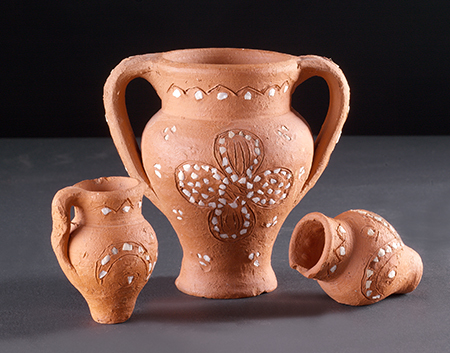 Asado e Cantarinha em miniatura com pedrado caracteristico da aldeia do Cacheiro