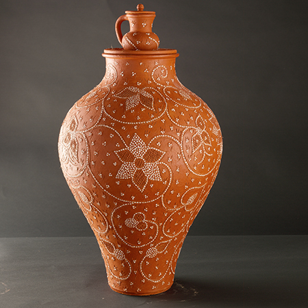 Pote com testo e pucarinho com pedrado de 1ª, 1º Prémio Nacional de Artesanato – FIA 2003 de Olaria – António e Graça Louro